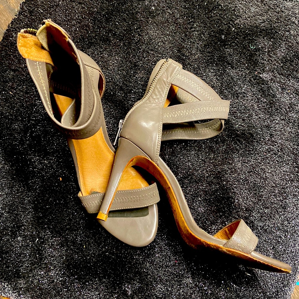 Joie Taupe leather and elastic high heels 38